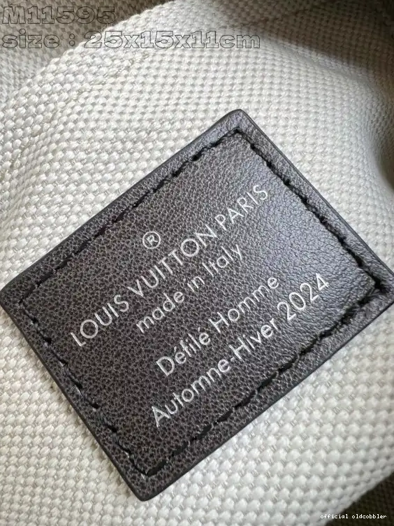 Official oldcobbler BANDOULIÈRE VUITTON KEEPALL 25 LOUIS 0519